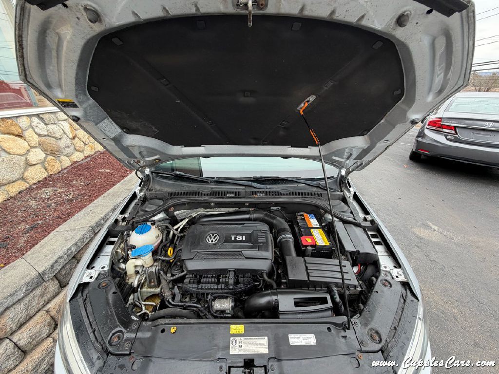 2014 Volkswagen Jetta Image 19