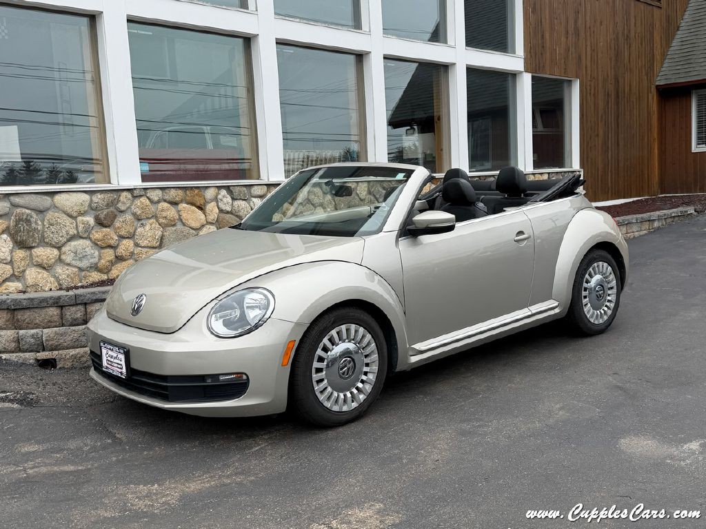 2015 Volkswagen Beetle Image 1