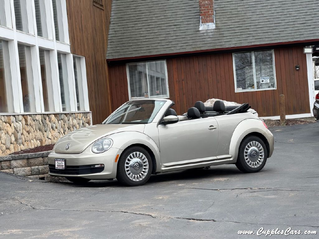 2015 Volkswagen Beetle Image 2