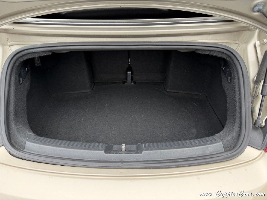 2015 Volkswagen Beetle Image 4