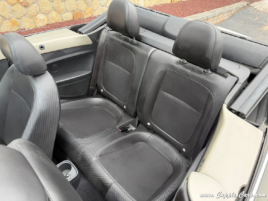 2015 Volkswagen Beetle Image 8