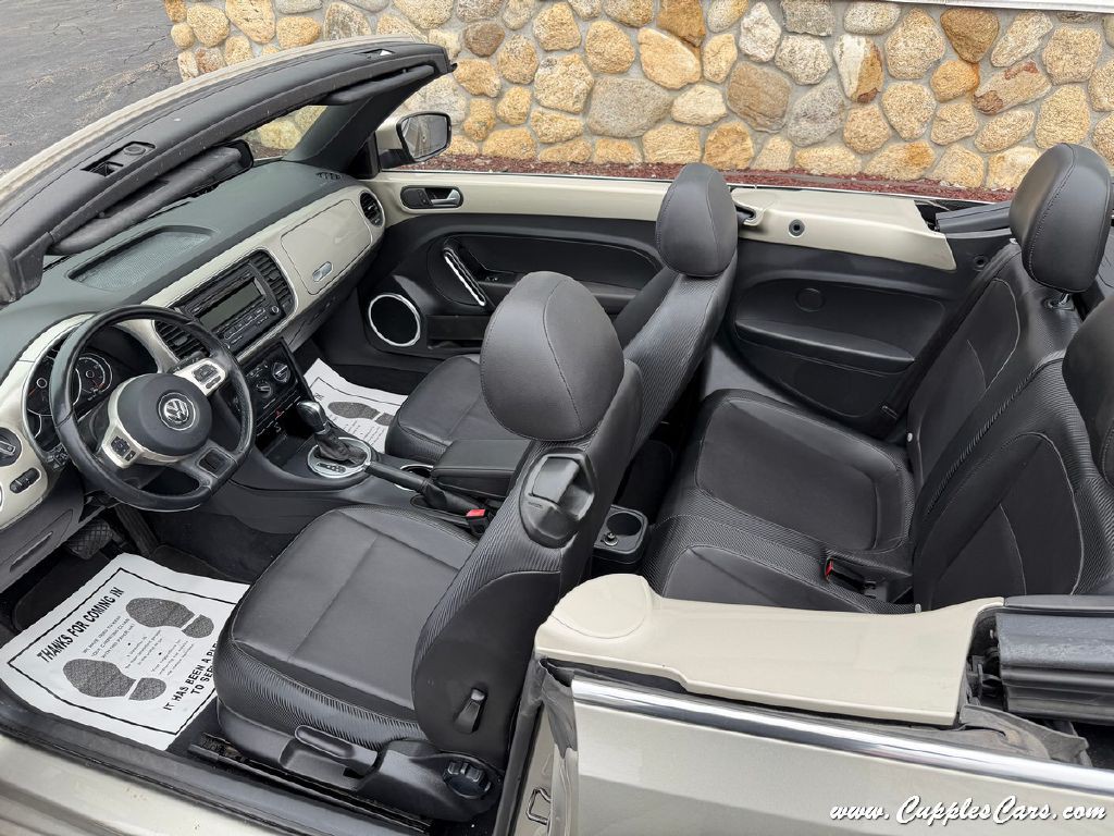 2015 Volkswagen Beetle Image 9