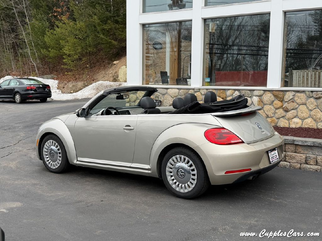 2015 Volkswagen Beetle Image 10