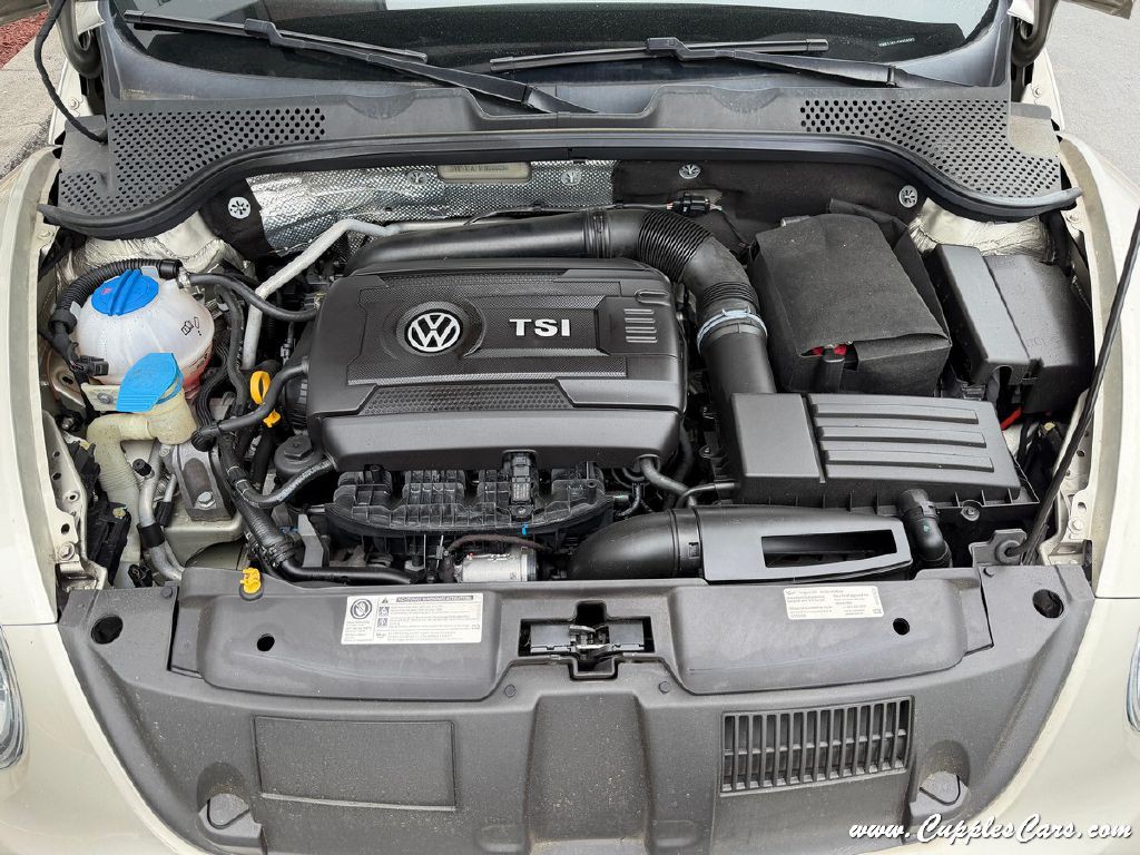 2015 Volkswagen Beetle Image 19