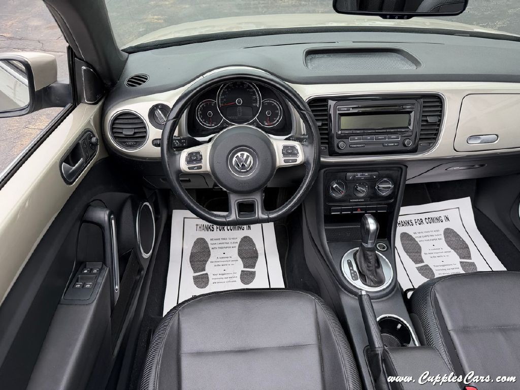 2015 Volkswagen Beetle Image 22