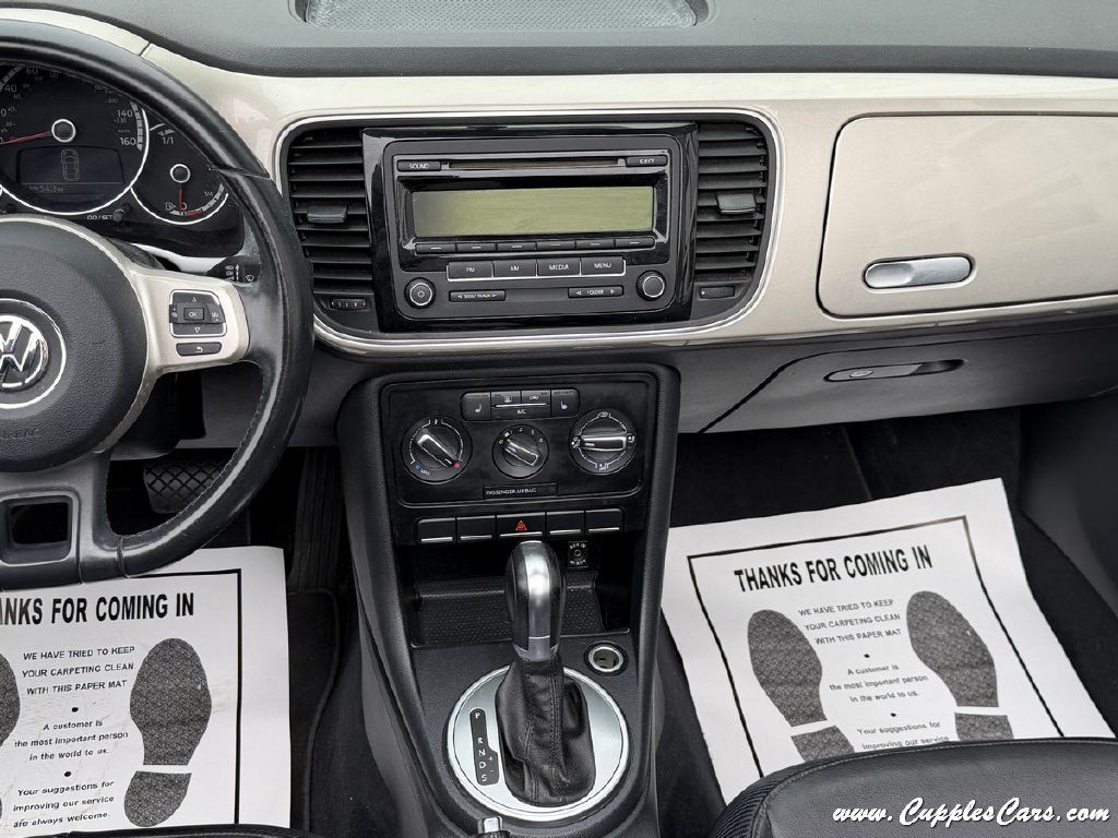 2015 Volkswagen Beetle Image 24
