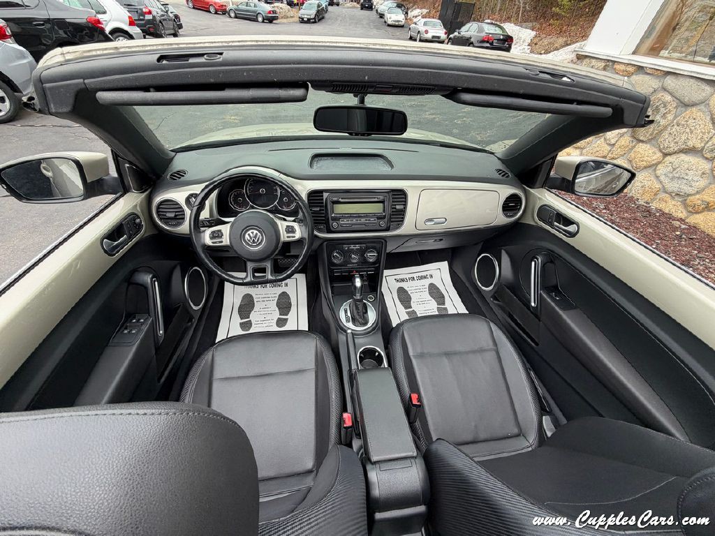 2015 Volkswagen Beetle Image 26
