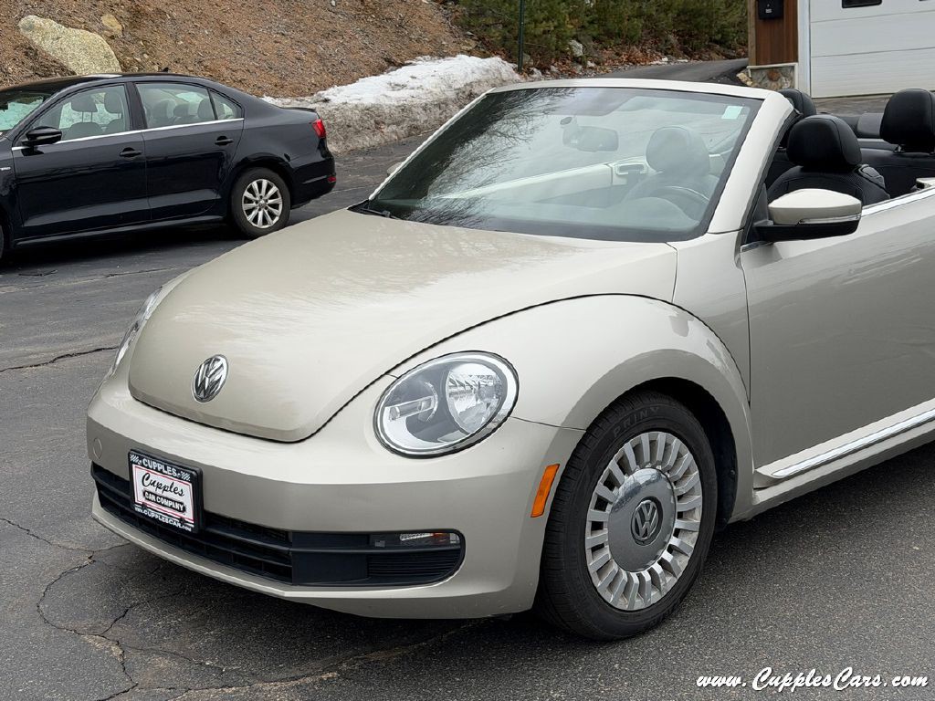 2015 Volkswagen Beetle Image 37