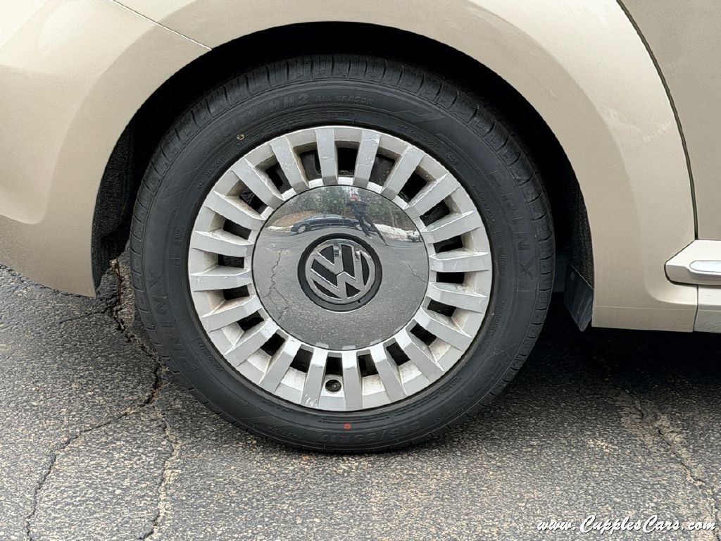 2015 Volkswagen Beetle Image 45