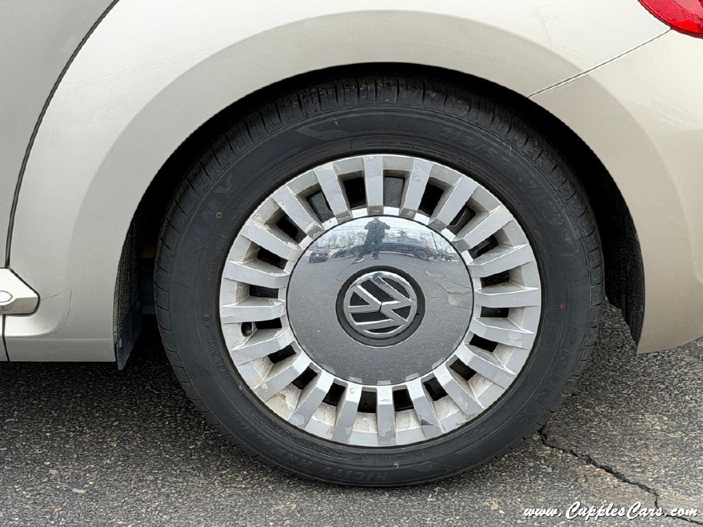 2015 Volkswagen Beetle Image 46