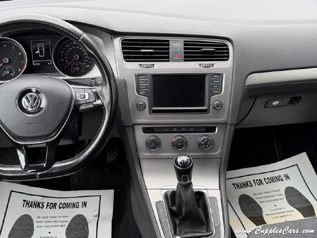2016 Volkswagen Golf Image 17