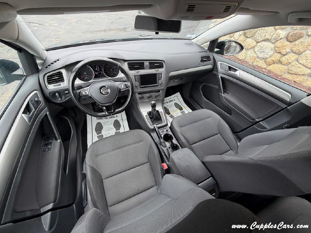 2016 Volkswagen Golf Image 21