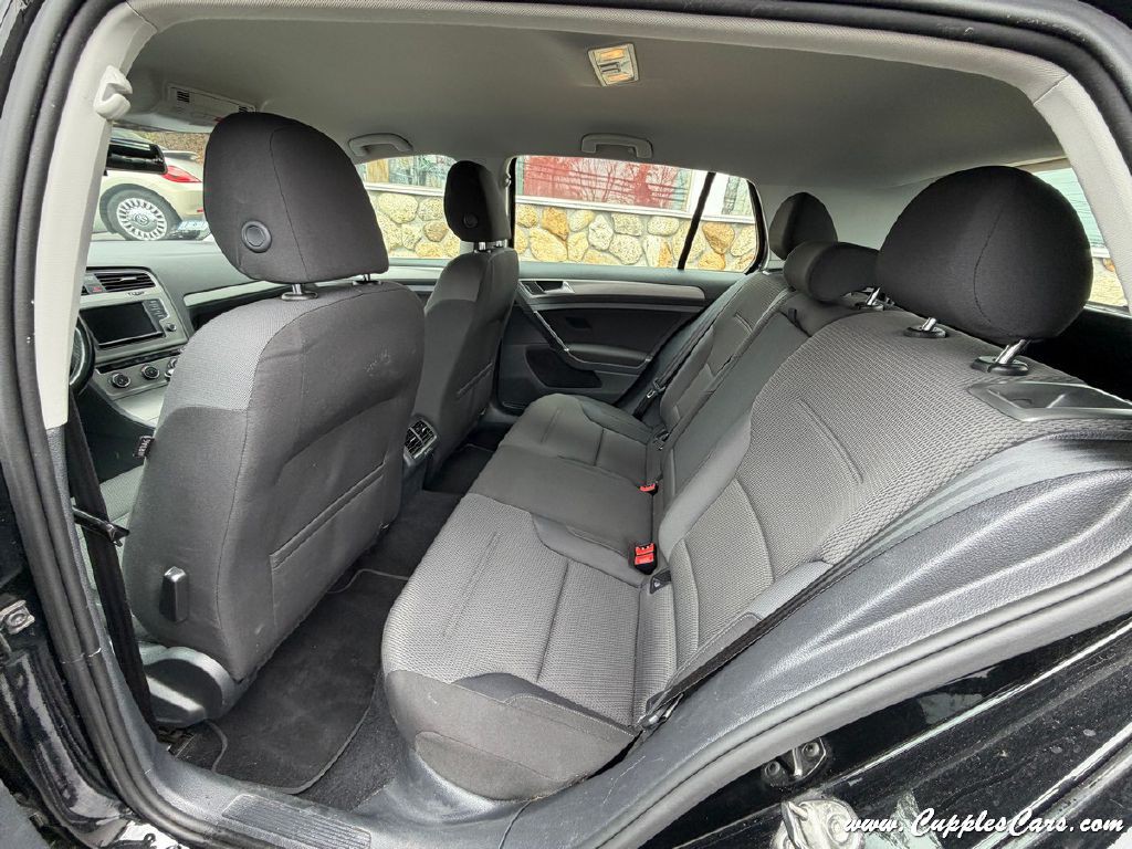 2016 Volkswagen Golf Image 22