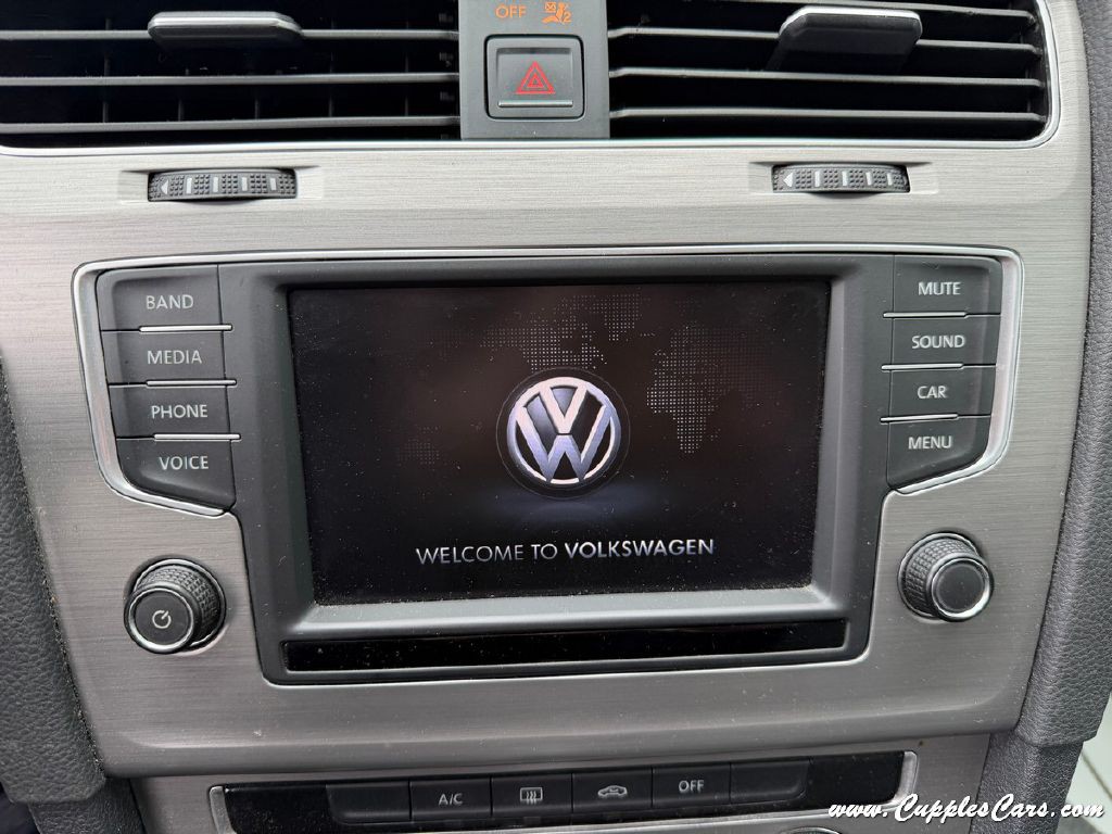 2016 Volkswagen Golf Image 24