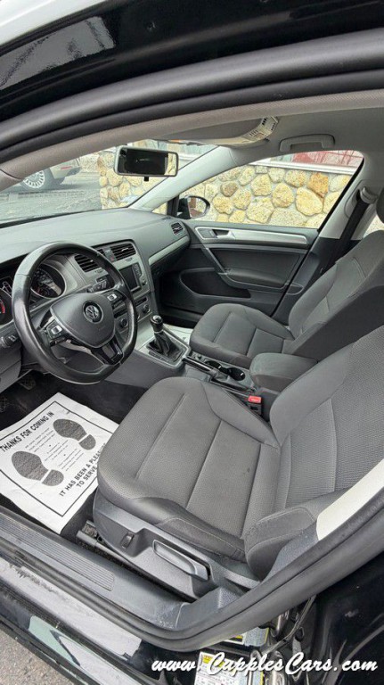 2016 Volkswagen Golf Image 30