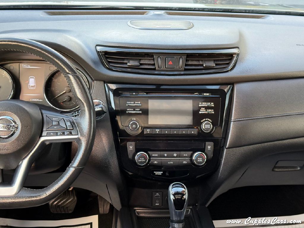 2018 Nissan Rogue Image 19