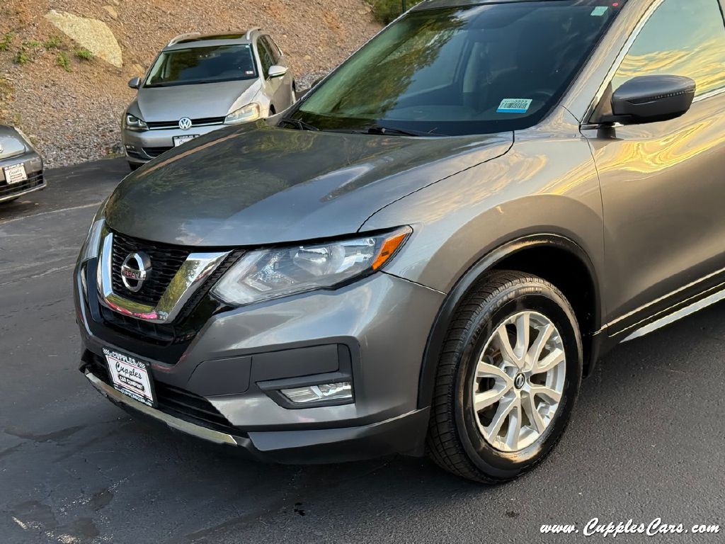 2018 Nissan Rogue Image 30