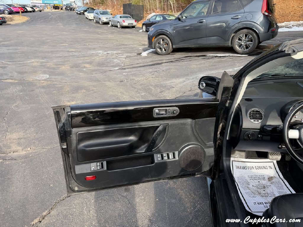 2010 Volkswagen Beetle Image 6