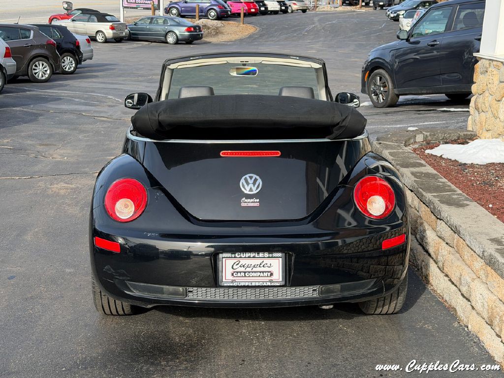 2010 Volkswagen Beetle Image 13