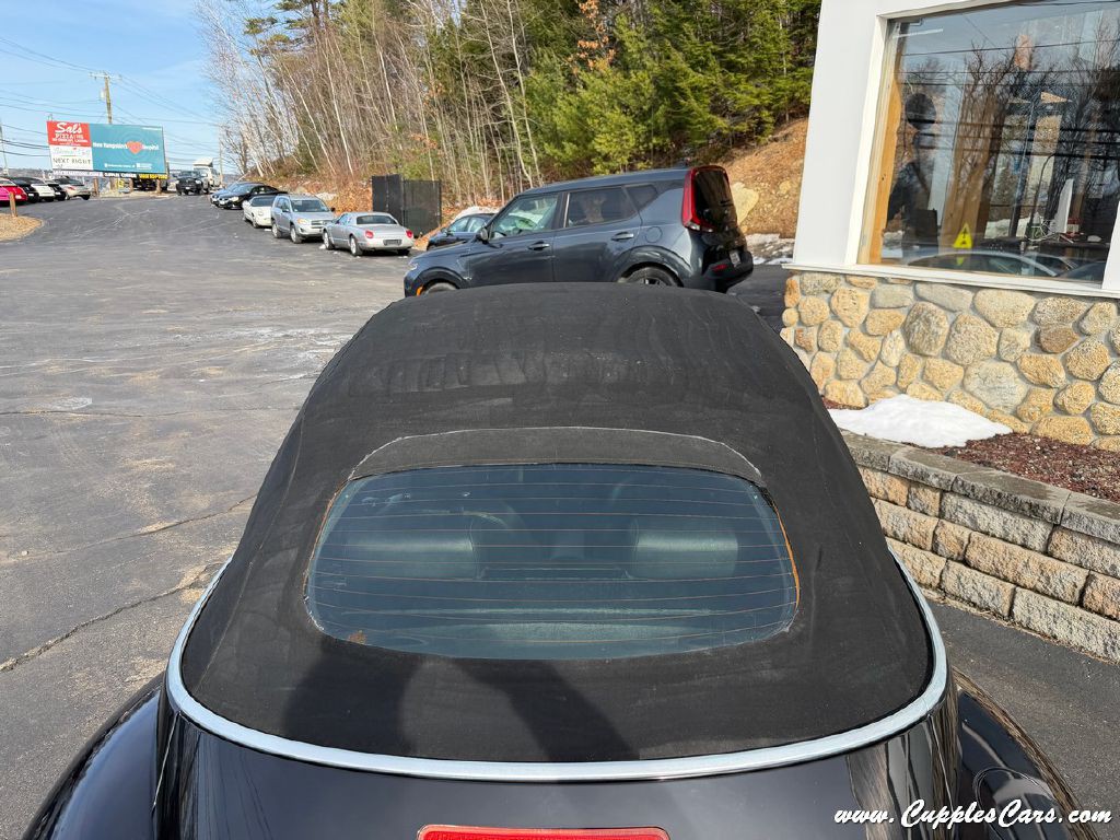 2010 Volkswagen Beetle Image 19