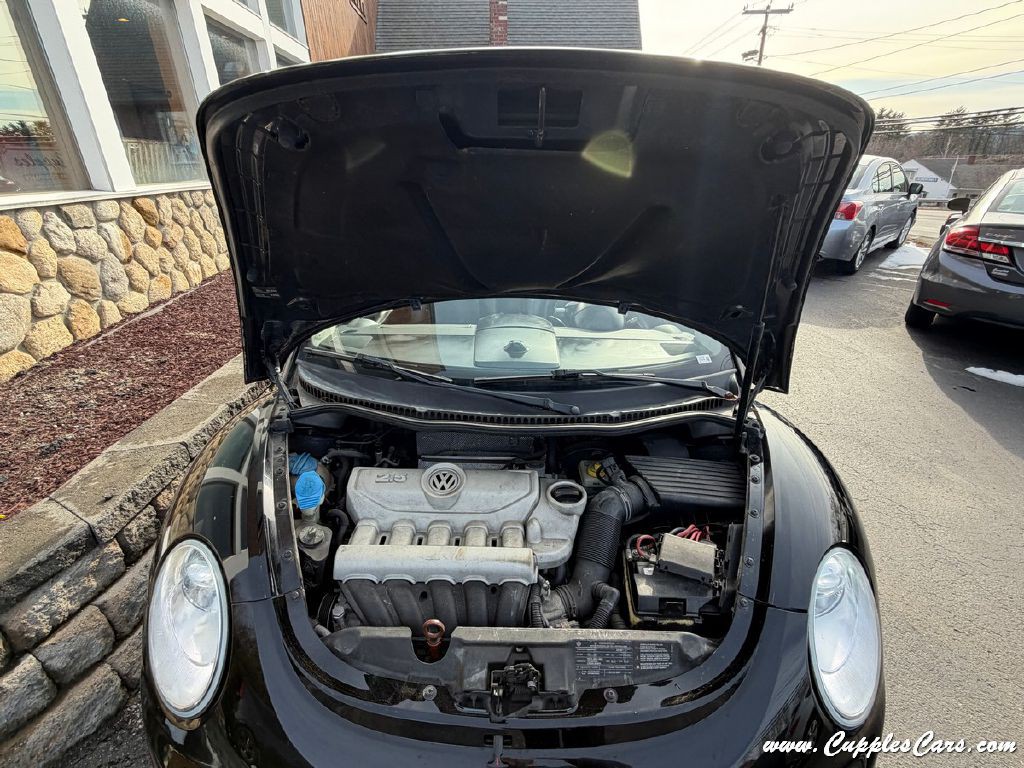 2010 Volkswagen Beetle Image 22