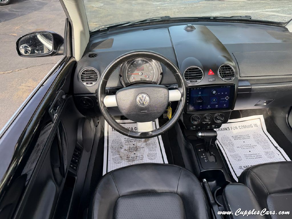 2010 Volkswagen Beetle Image 23