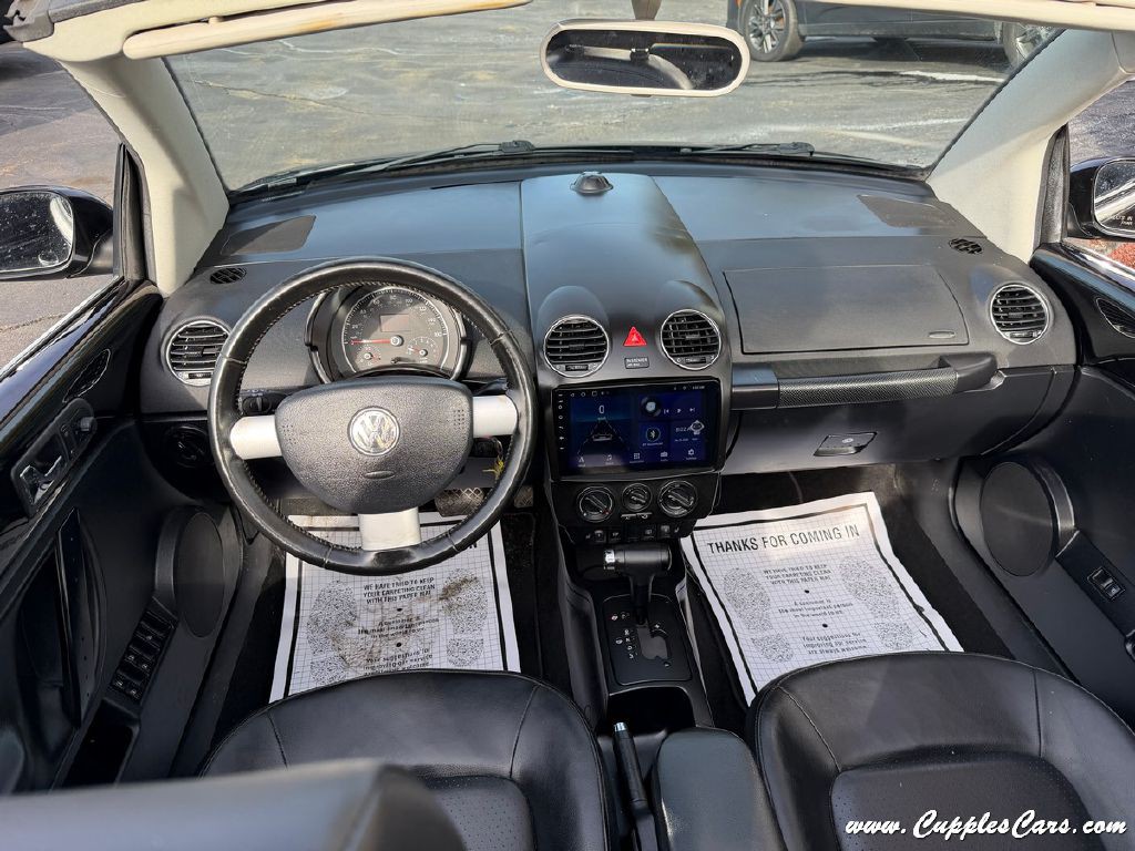 2010 Volkswagen Beetle Image 24