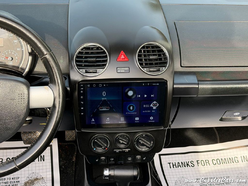 2010 Volkswagen Beetle Image 25