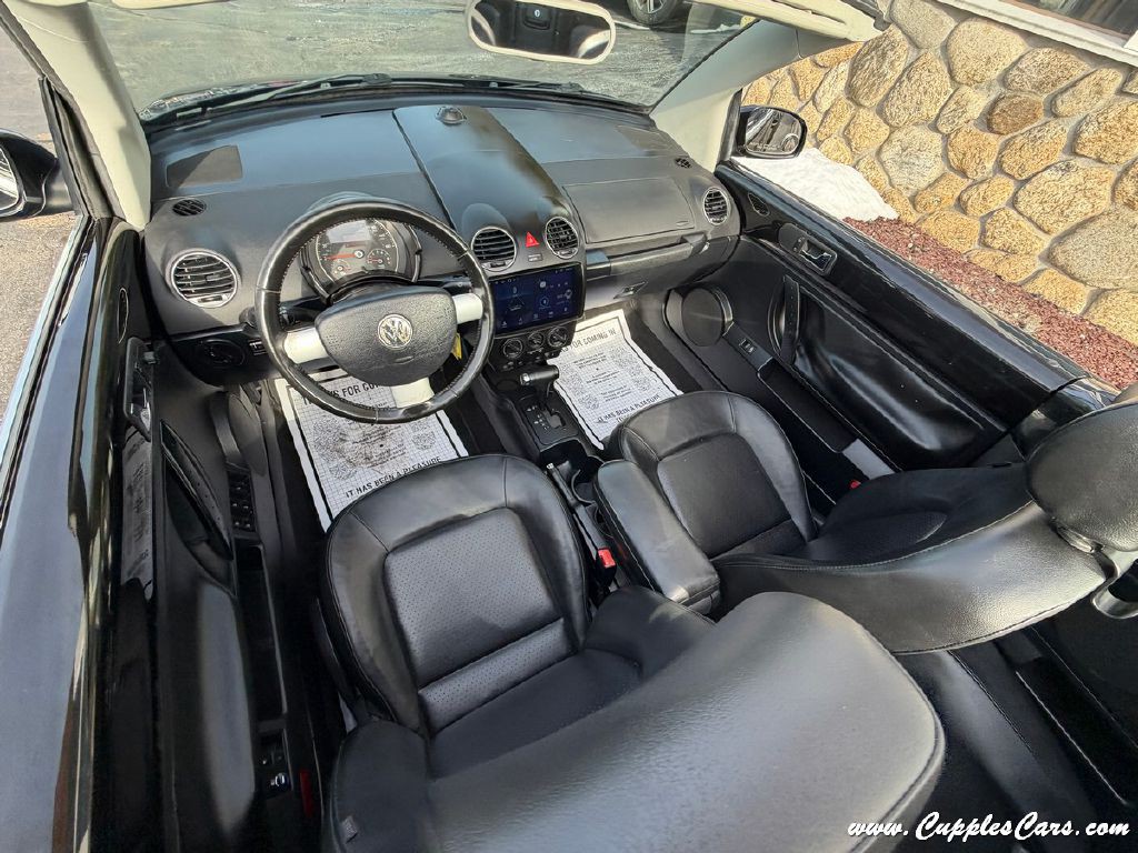 2010 Volkswagen Beetle Image 28