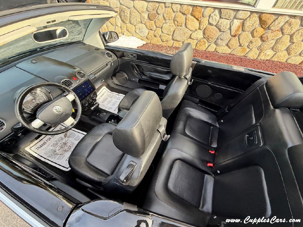 2010 Volkswagen Beetle Image 31