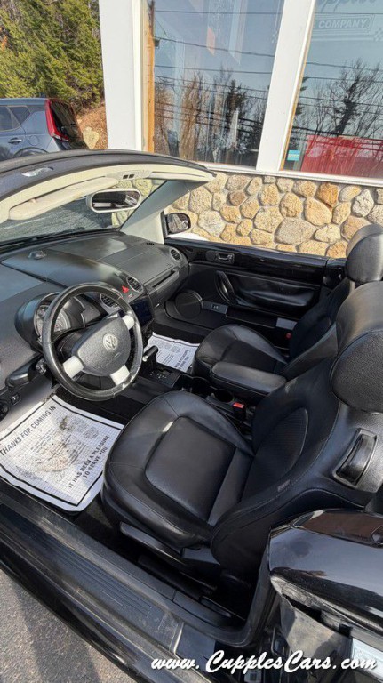 2010 Volkswagen Beetle Image 35