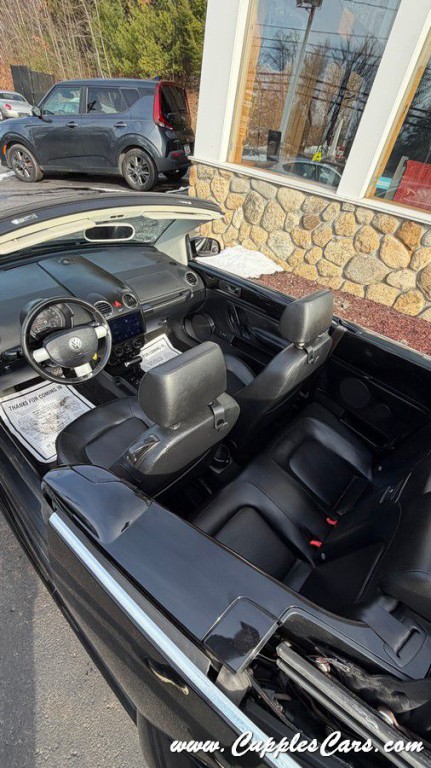 2010 Volkswagen Beetle Image 37