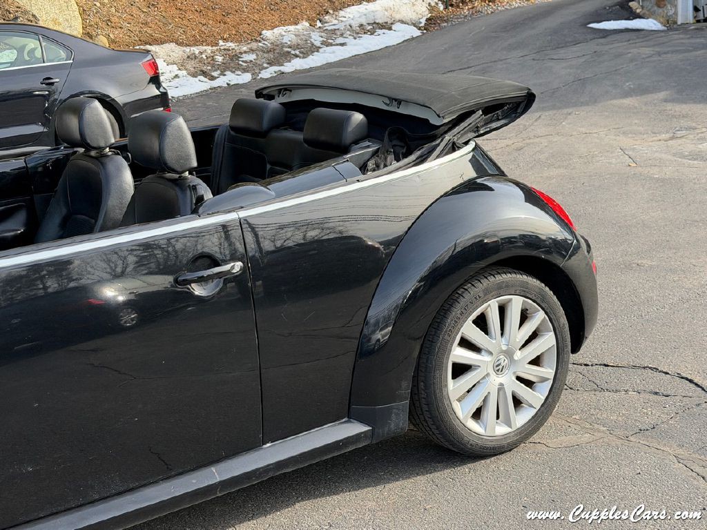 2010 Volkswagen Beetle Image 41