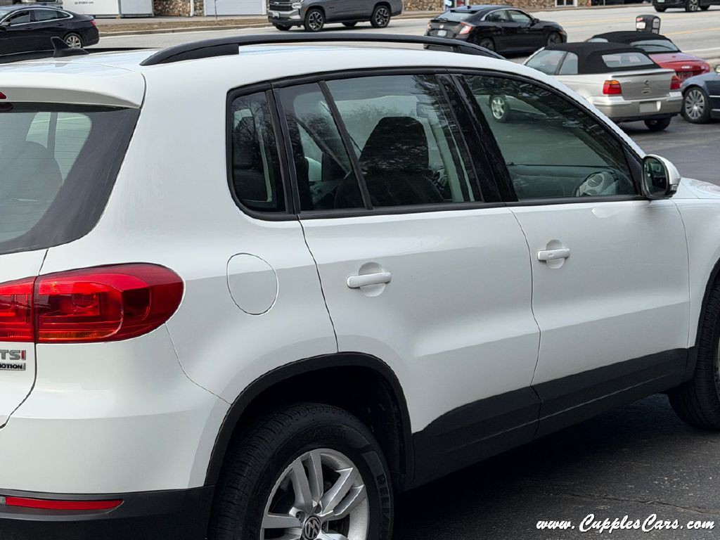 2017 Volkswagen Tiguan Image 38