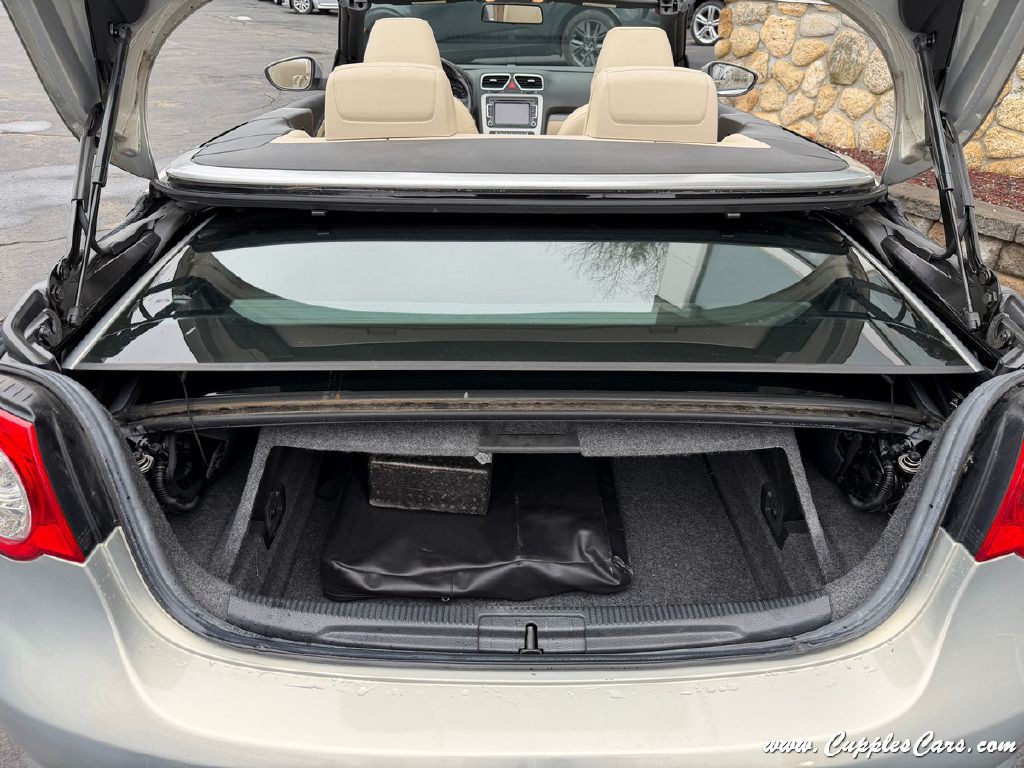 2010 Volkswagen Eos Image 14