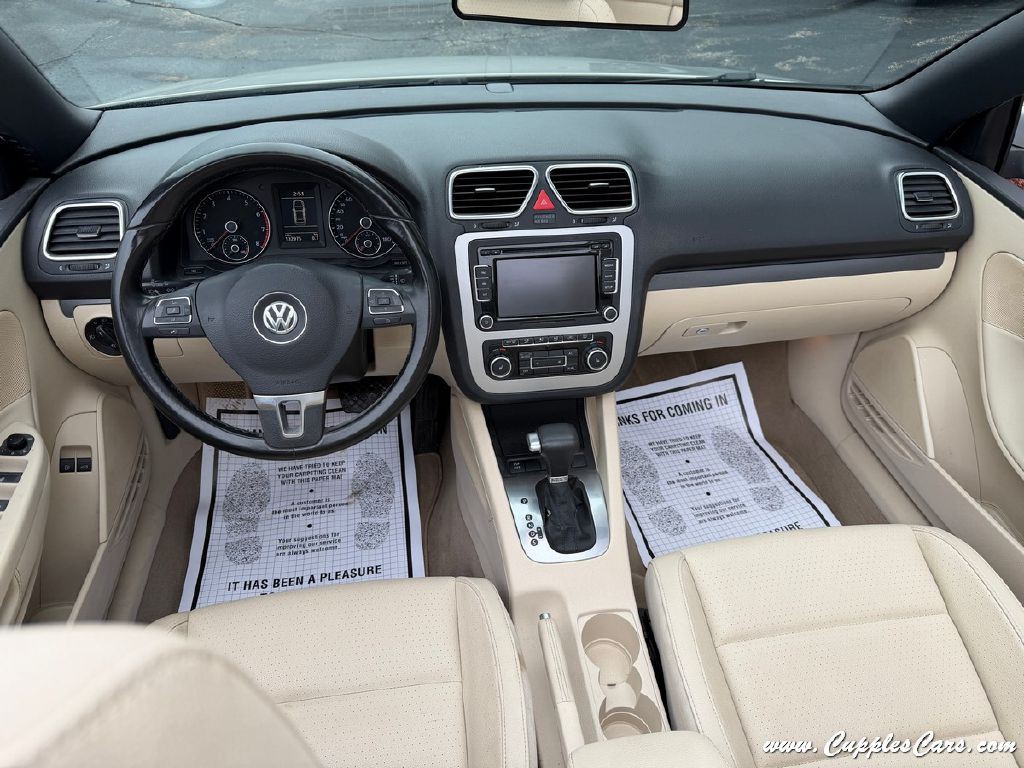 2010 Volkswagen Eos Image 21