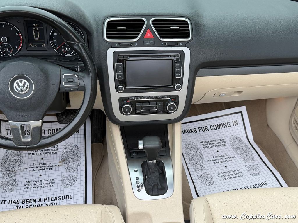 2010 Volkswagen Eos Image 24