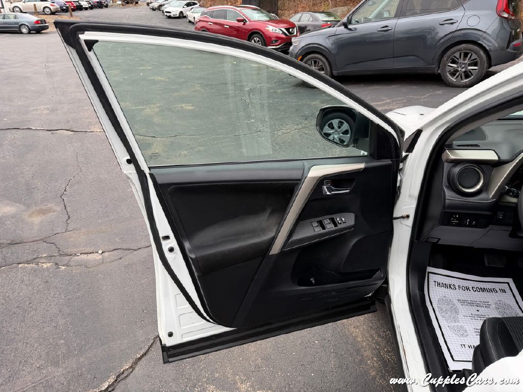 2014 Toyota Rav4 Image 6