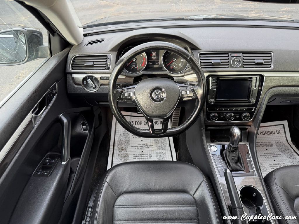 2017 Volkswagen Passat Image 16