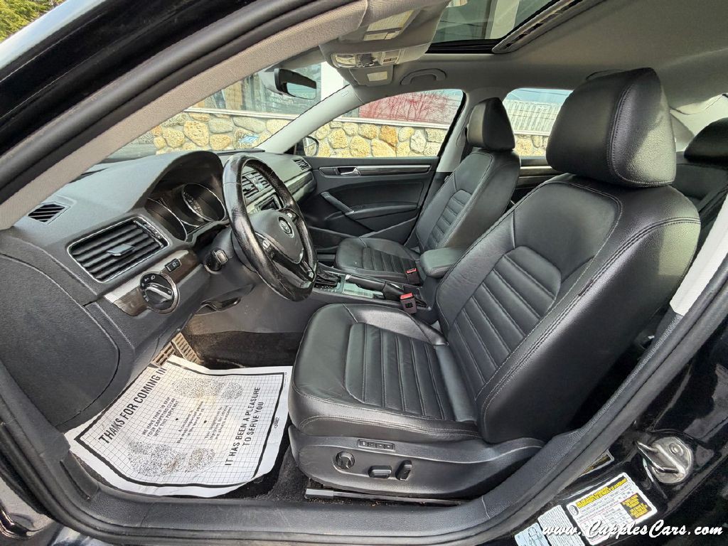 2017 Volkswagen Passat Image 23