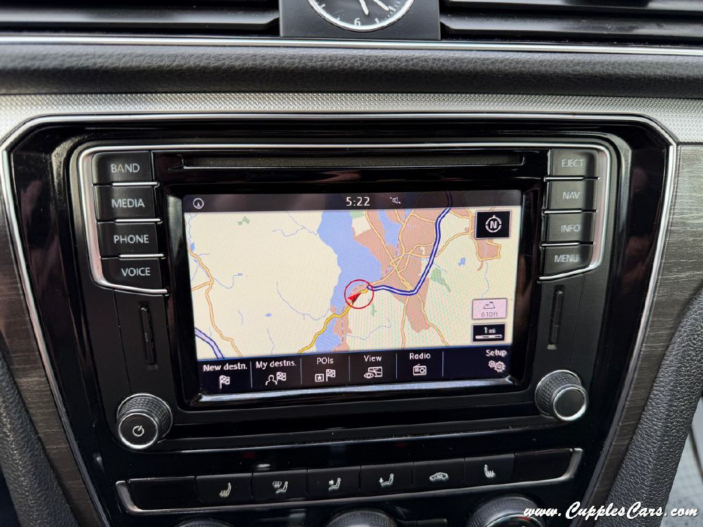 2017 Volkswagen Passat Image 25