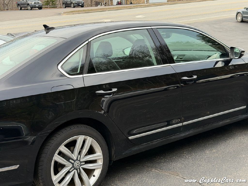 2017 Volkswagen Passat Image 33