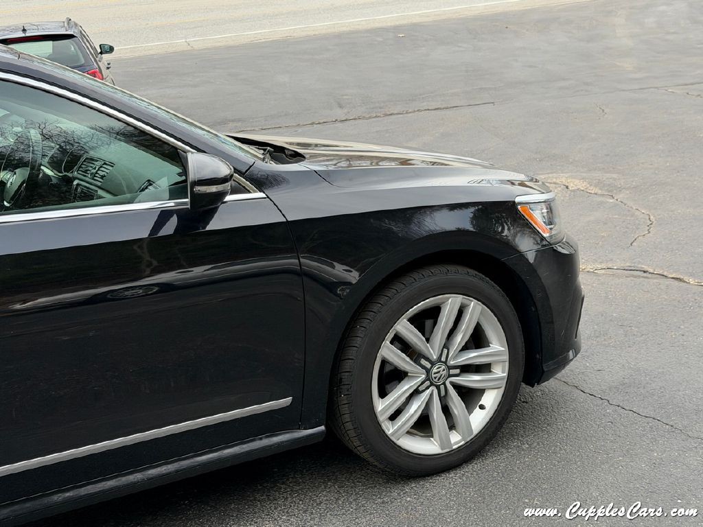 2017 Volkswagen Passat Image 35