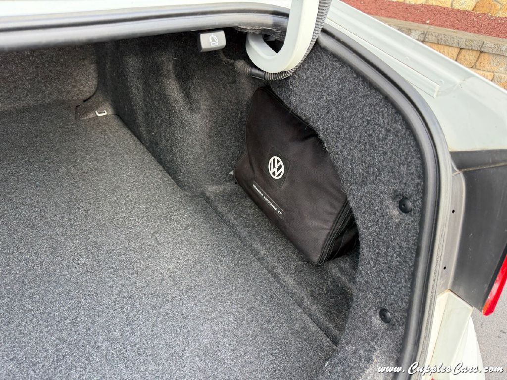 2016 Volkswagen Passat Image 10