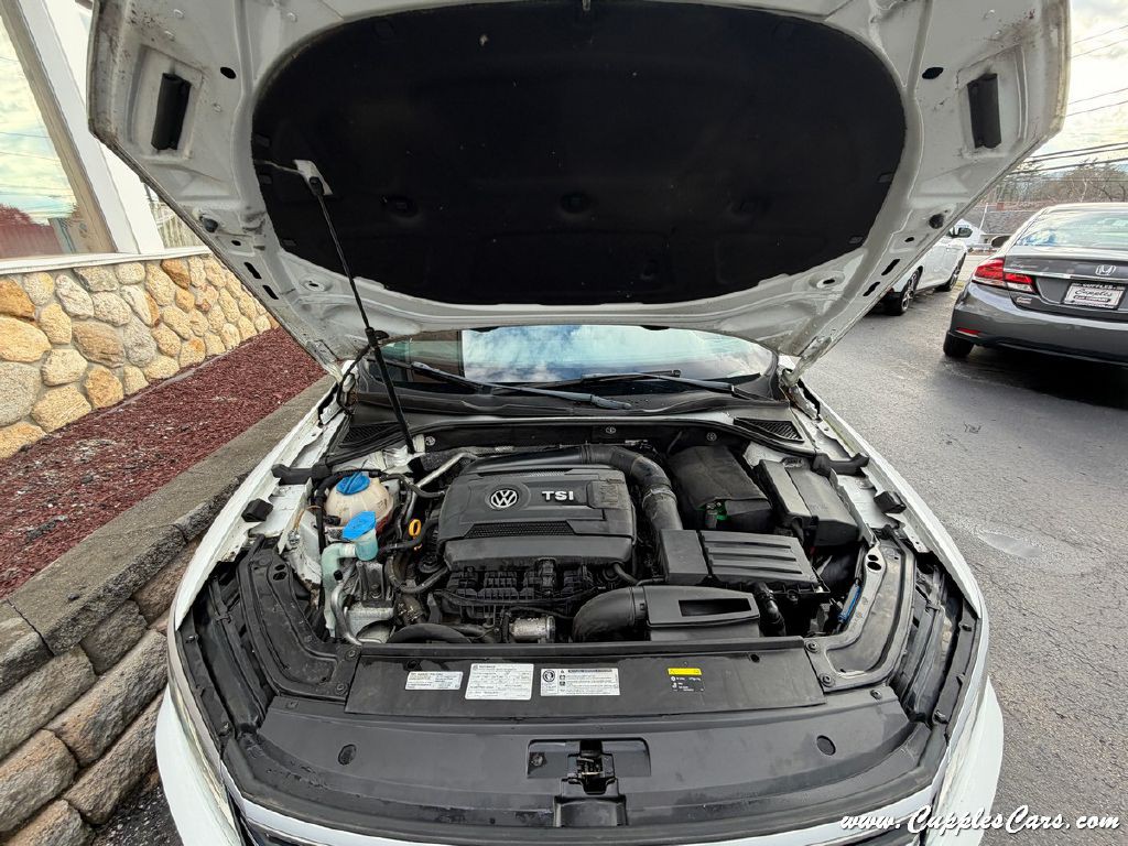 2016 Volkswagen Passat Image 16