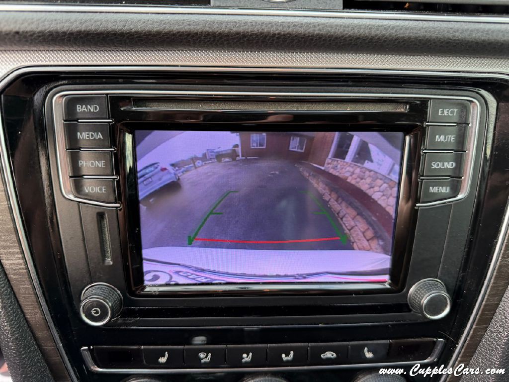 2016 Volkswagen Passat Image 27