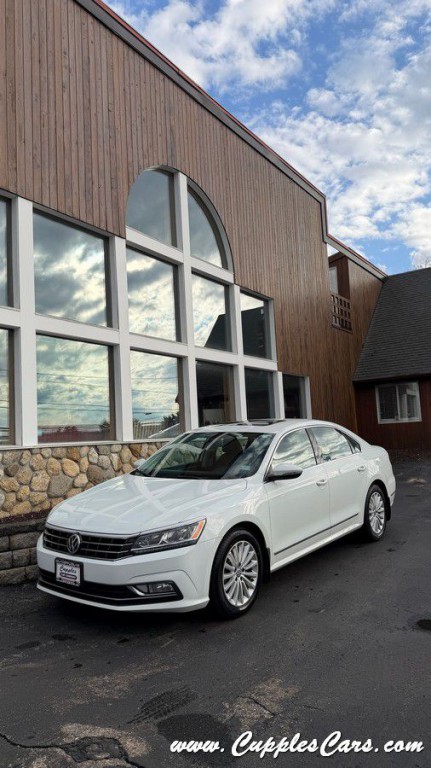 2016 Volkswagen Passat Image 28
