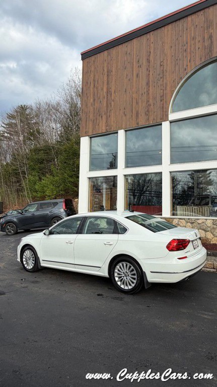 2016 Volkswagen Passat Image 30