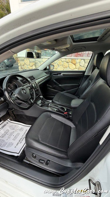 2016 Volkswagen Passat Image 31