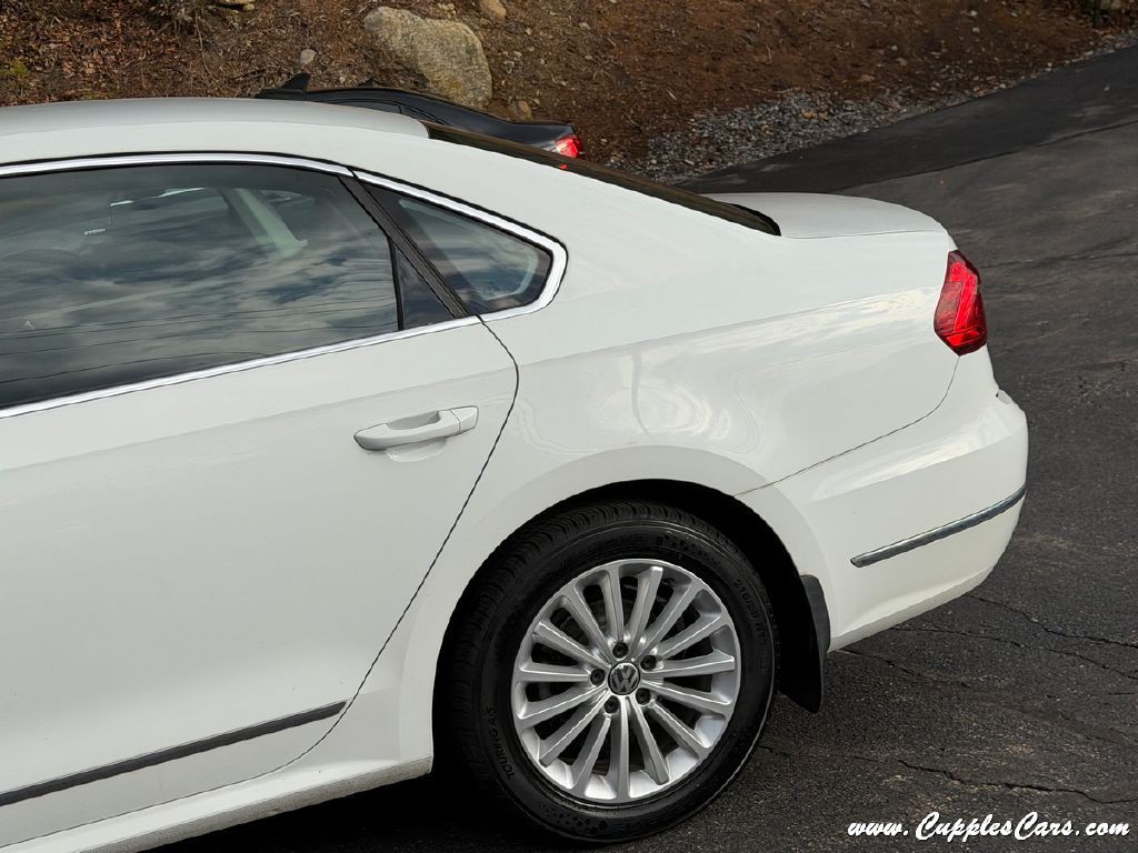 2016 Volkswagen Passat Image 37